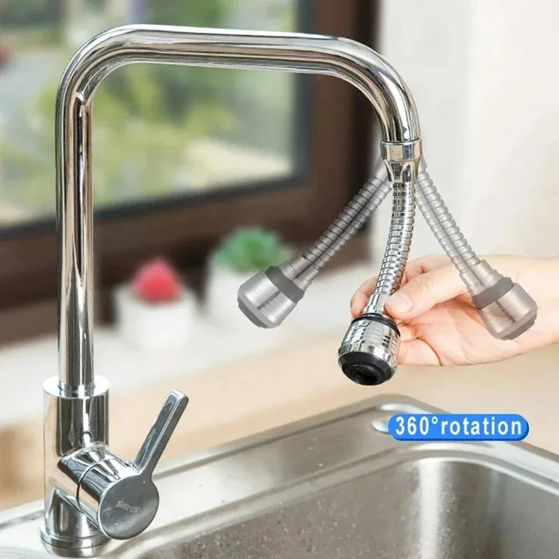 Aireador flexible para grifo de cocina, rotación 360 grados, ideal para limpieza eficiente.