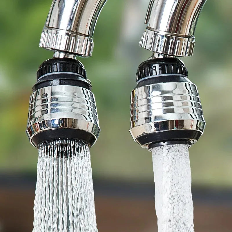 Adaptador metálico para grifo, mostrando dos tipos de chorro de agua, accesorios cocina