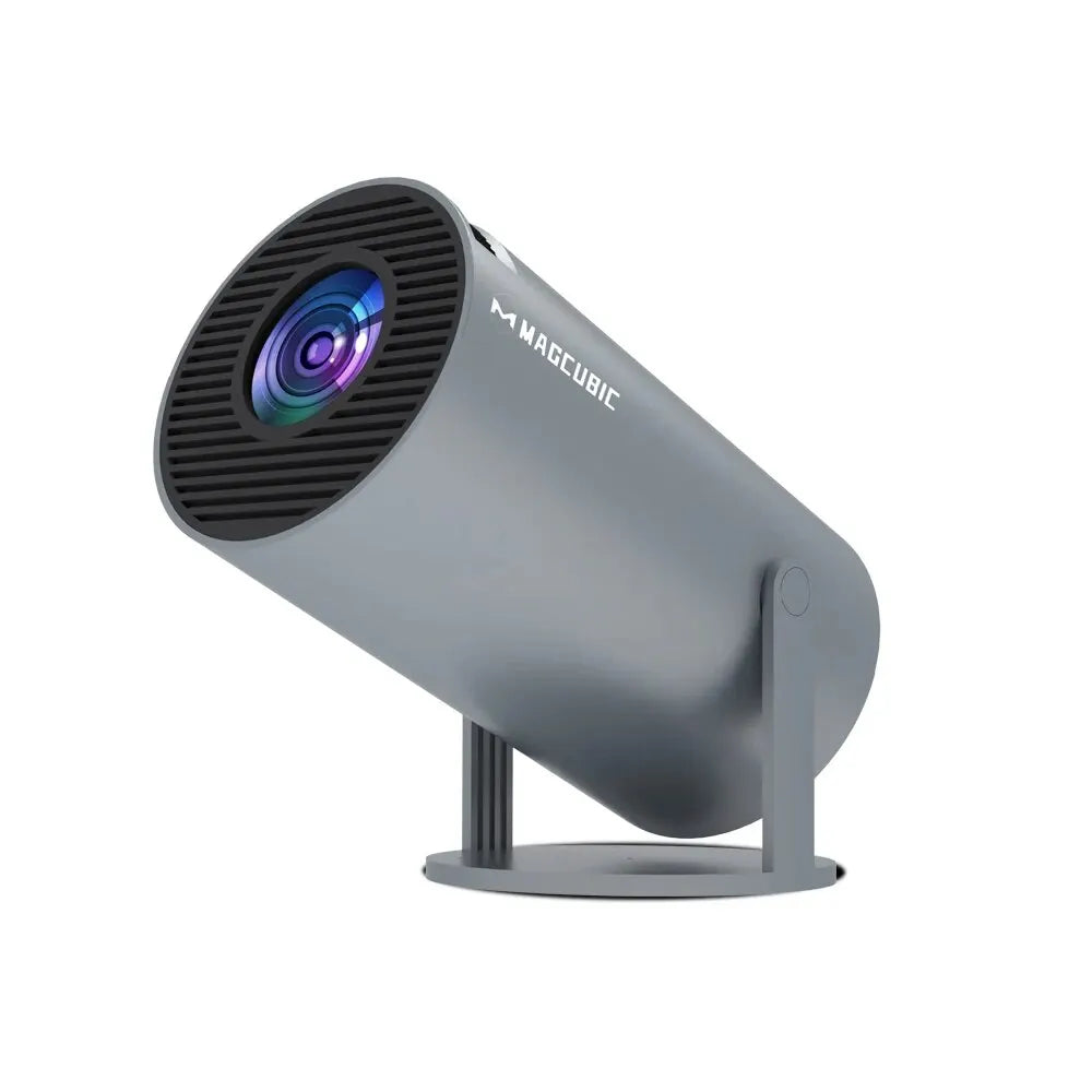 Proyector portátil LED gris diseño moderno sobre soporte, gadget para hogar inteligente