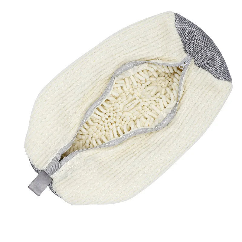 Funda de limpieza blanca con cremallera y textura suave, accesorio para el hogar moderno